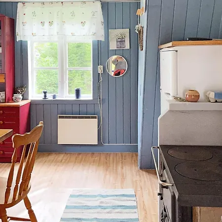 6 Person In Halden-by Traum *