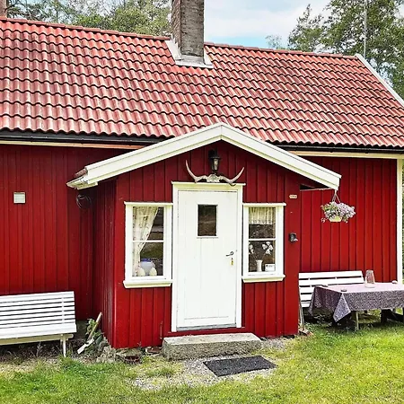 6 Person In Halden-by Traum