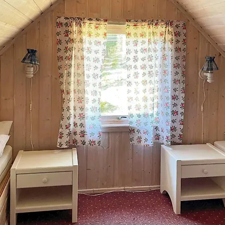6 Person In Halden-by Traum * Halden